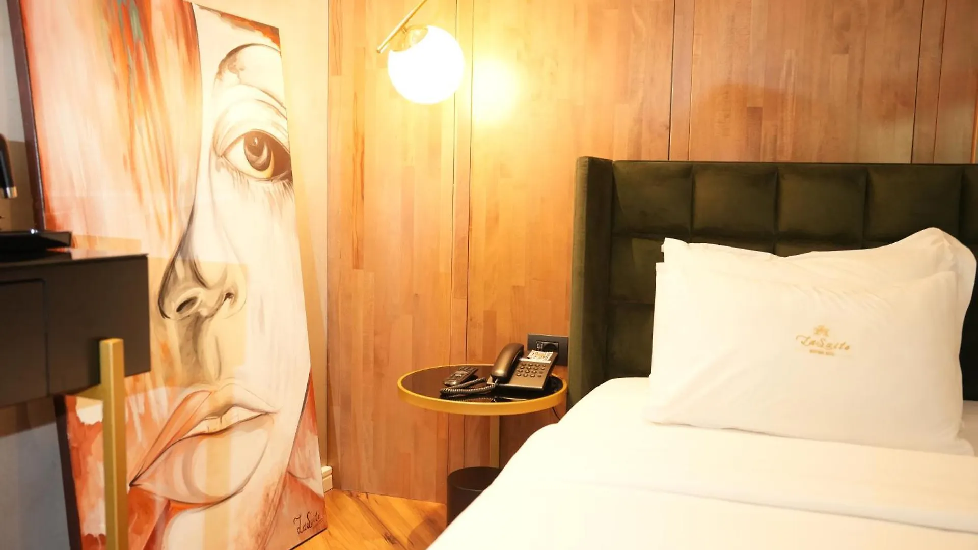 ****  La Suite Boutique Hotel Tirana Albánia