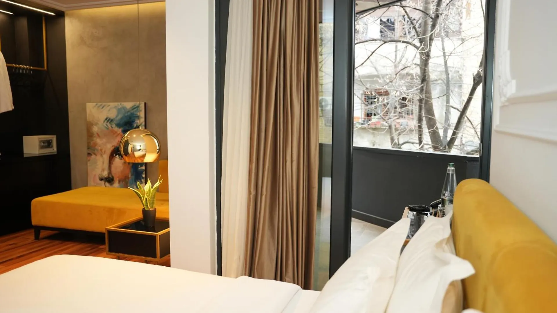 טיראנה La Suite Boutique Hotel אלבניה